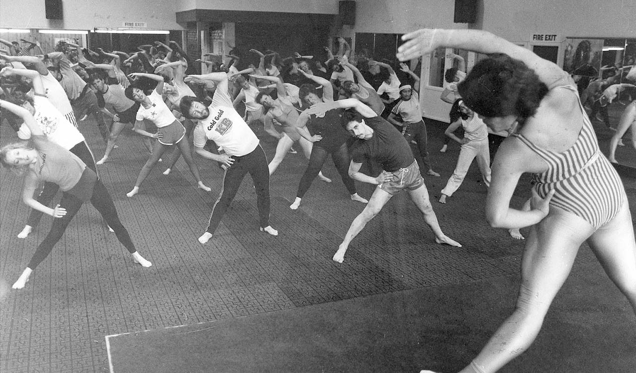 1983 black and white Image of a Jazzercise class in New Zealand by S. Raynes.