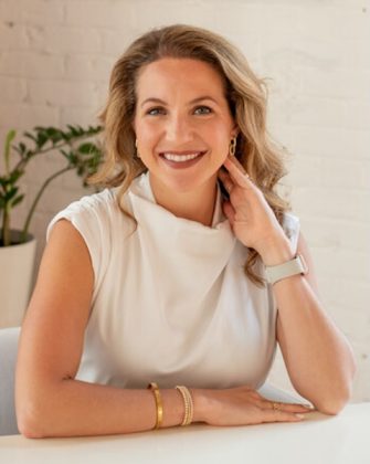 Veronica Romney headshot.